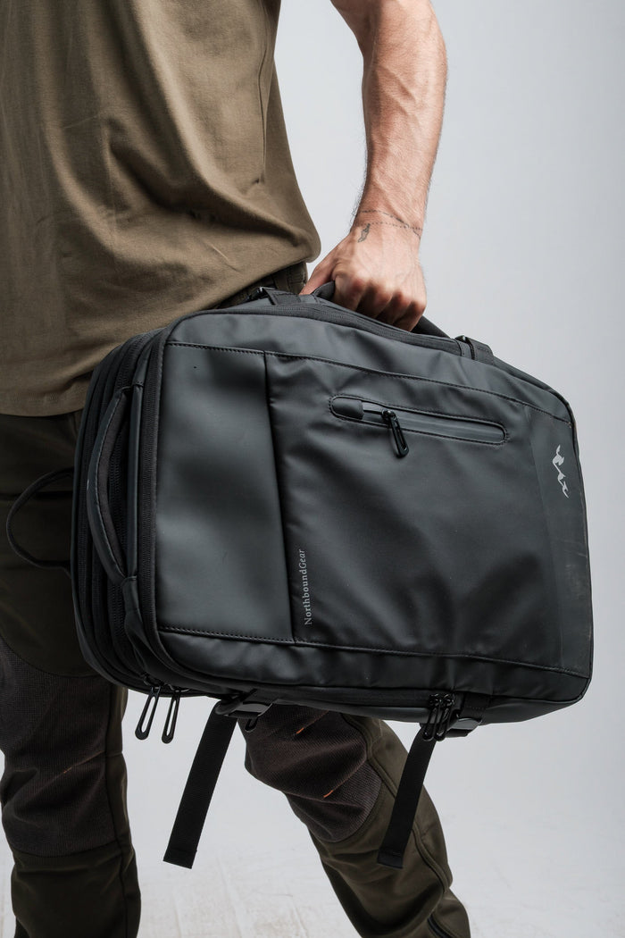 Voyager — Expandable Backpack 26–38 L with Rain Protection