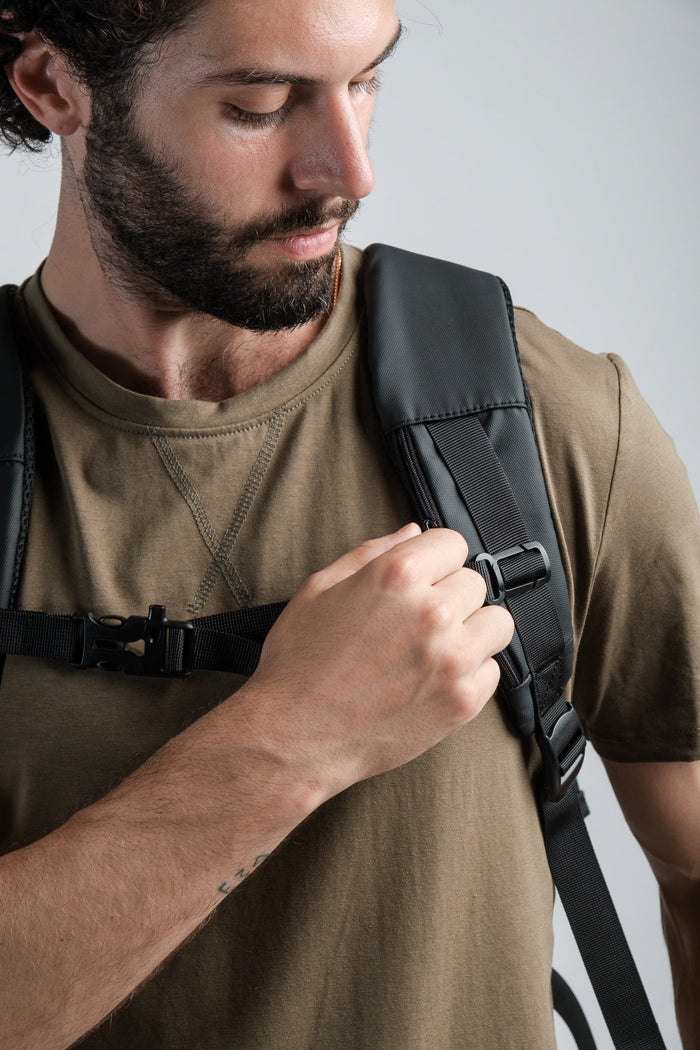 Voyager — Expandable Backpack 26–38 L with Rain Protection