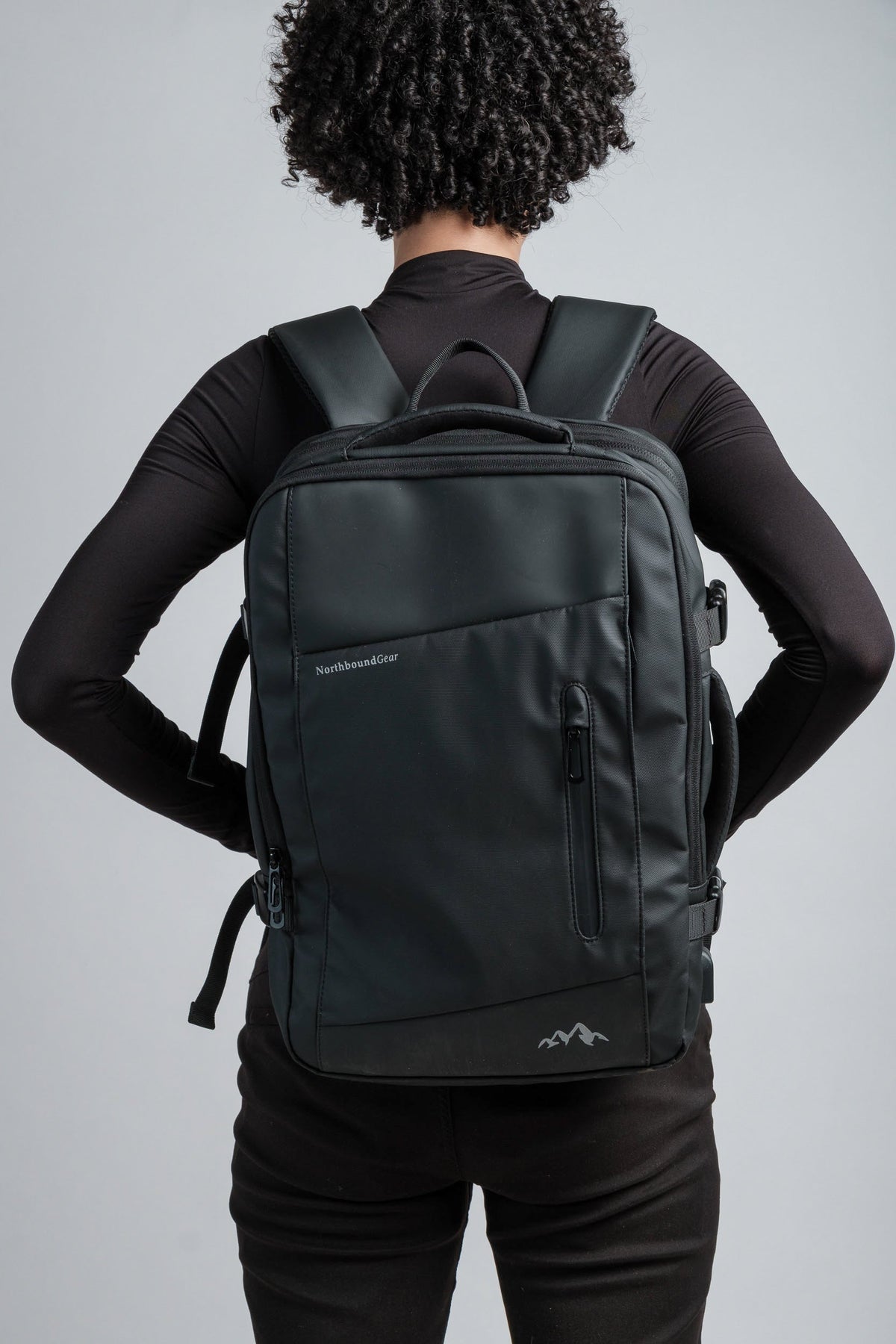 Voyager — Expandable Backpack 26–38 L with Rain Protection